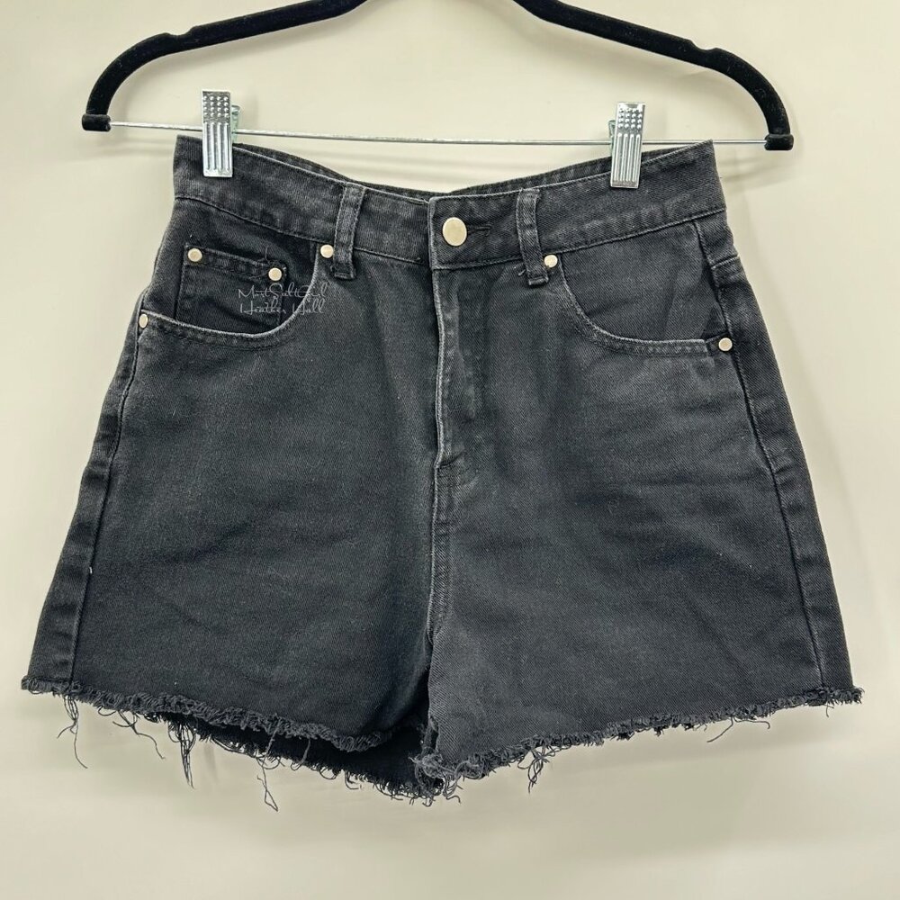 Boohoo Blue Ultra High Rise Black Wash Mom Jean Shorts Size 25